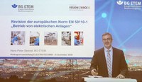 Hans-Peter Steimel mit seinem Beitrag im Vortragsblock „Elektrotechnik“