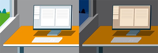 Zwei Abbildungen desselben Laptops nebeneinander als Kollage: einmal mit hellerem, kühleren Tageslicht, einmal abends mit wärmerem Licht.