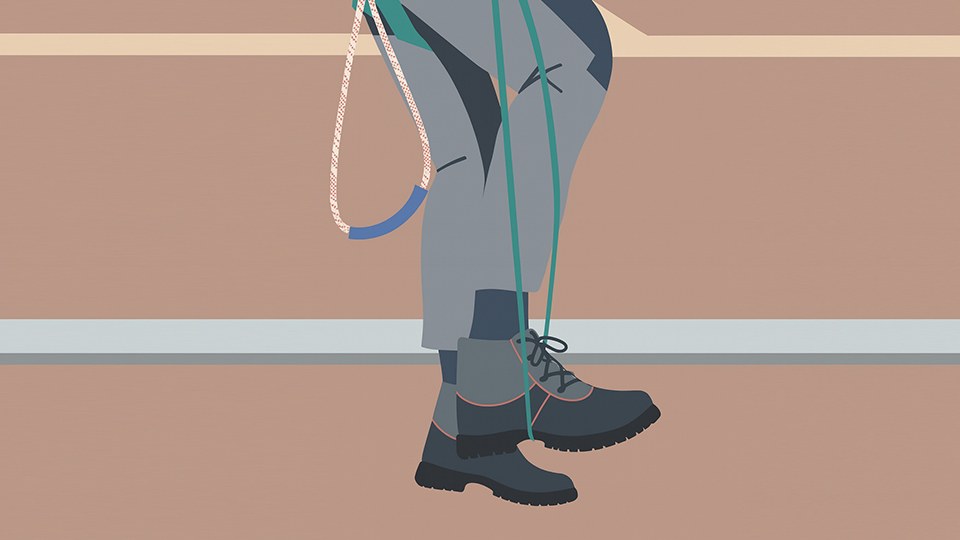 Illustration eines Arbeiters, der nur hüftabwärts zu sehen ist und der mit seinem rechten Bein in einer Trittschlinge steht.